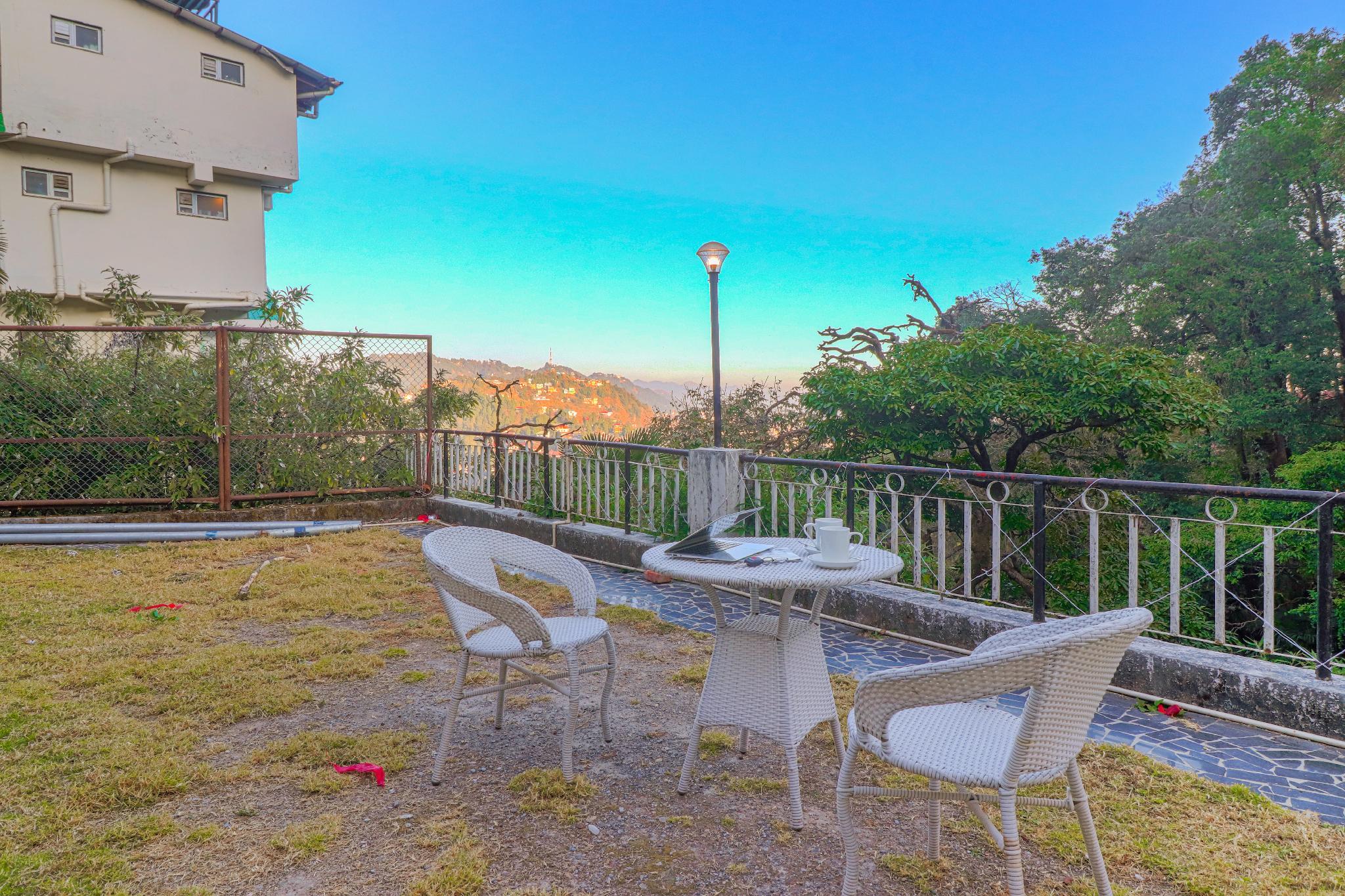 โฮเทล แอมบิกา พาเลซ