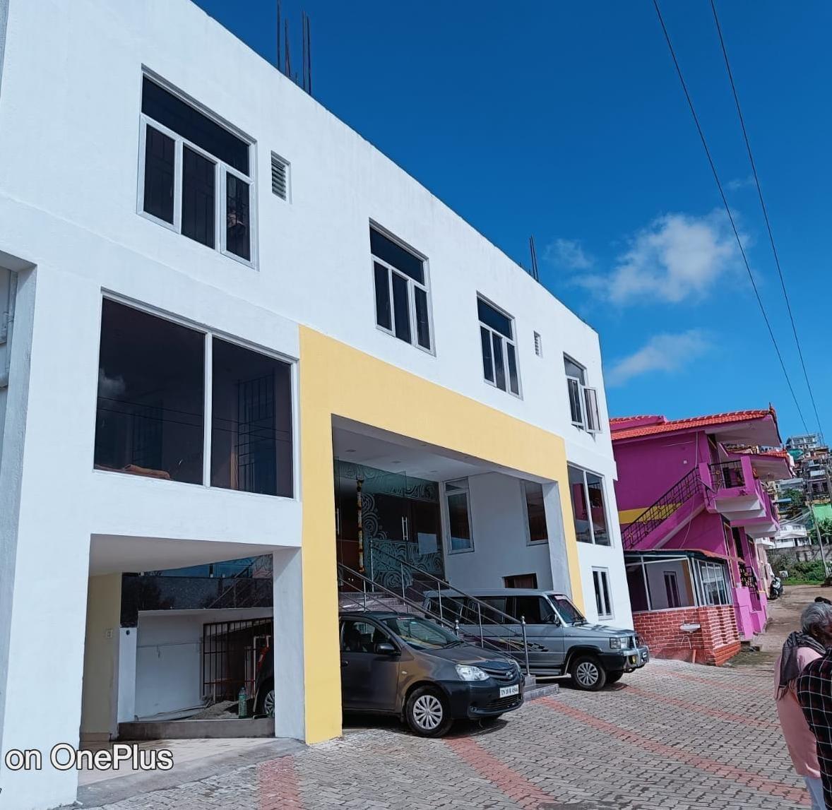 แฮปปี้ โฮม สเตย์ แฮปปี้ โฮม สเตย์