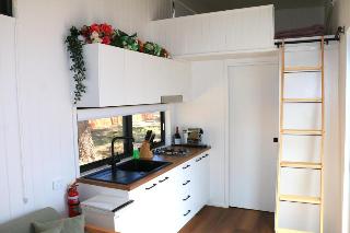 The Pink Lake Tiny House - 'Peony' The Pink Lake Tiny House - 'Peony'