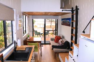 The Pink Lake Tiny House - 'Sakura'