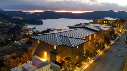 โฮเทล ชิกิ โนะ ยากาตะ ฮาโกเนะ อาชิโนโกะ