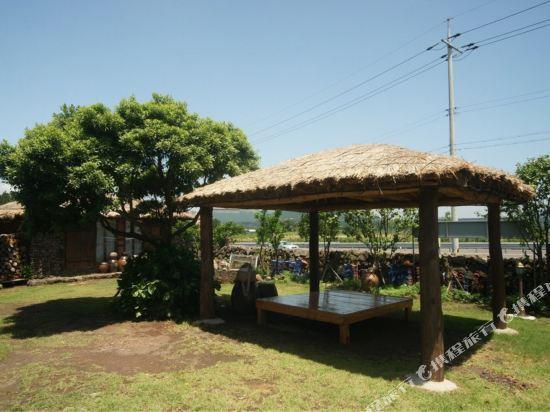 ชานส์เฮาส์เพนชั่น