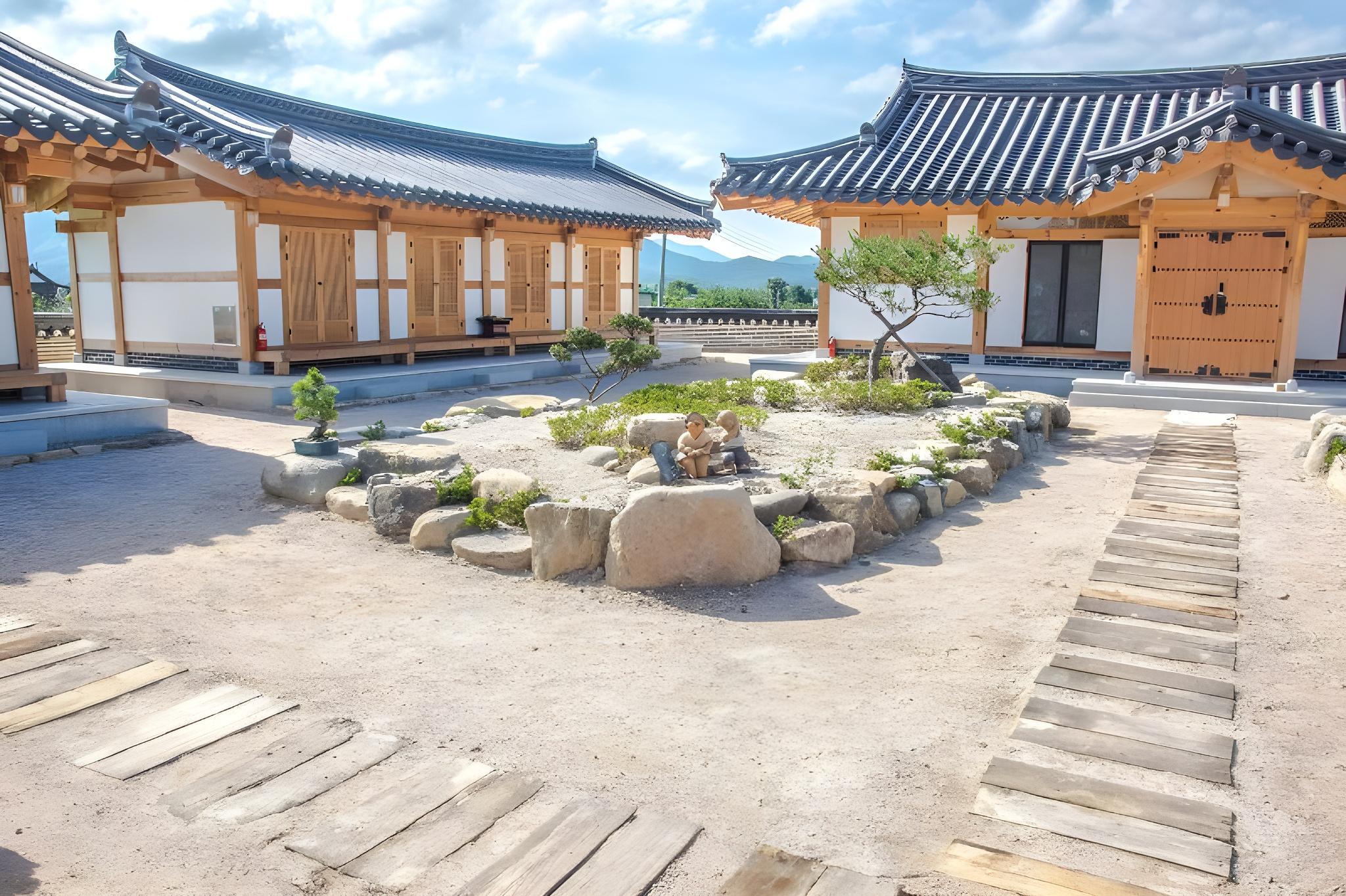 เพนชั่นวาดัมจุงฮานกคยองจู