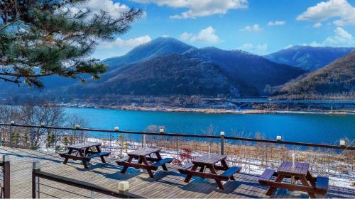 Gapyeong Rowa River view Pension