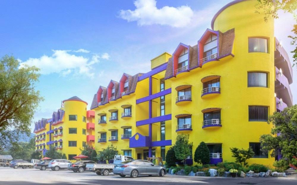 อินเจ แบ็กดัม แทรเวล