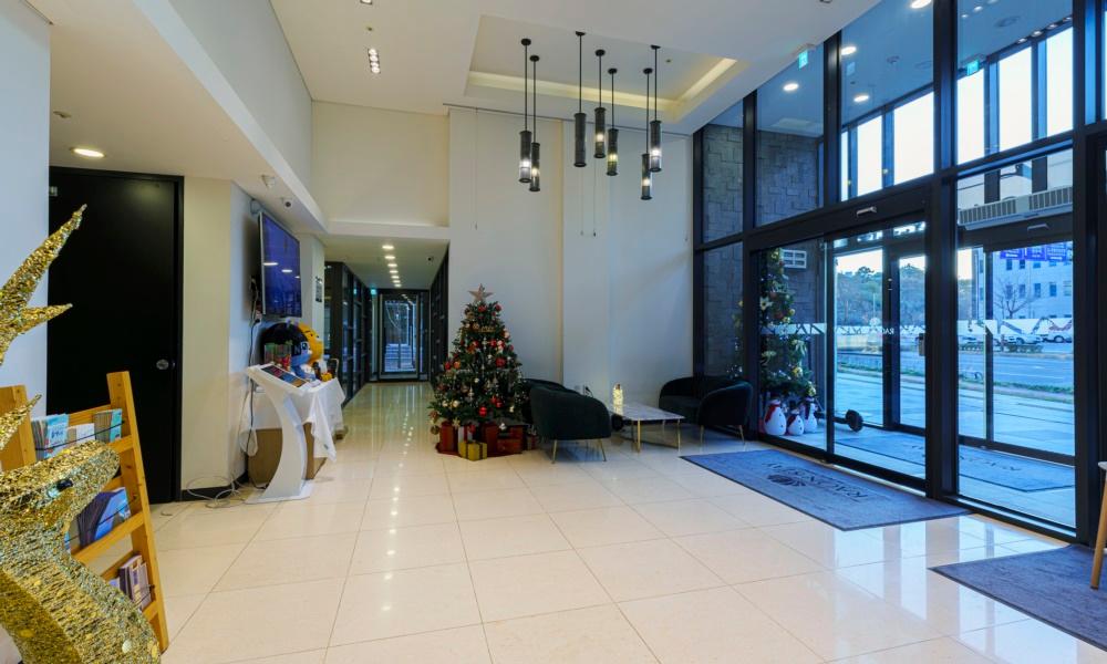 จินจู ราออน สเตย์ อิน เพอร์ลา จินจู ราออน สเตย์ อิน เพอร์ลา