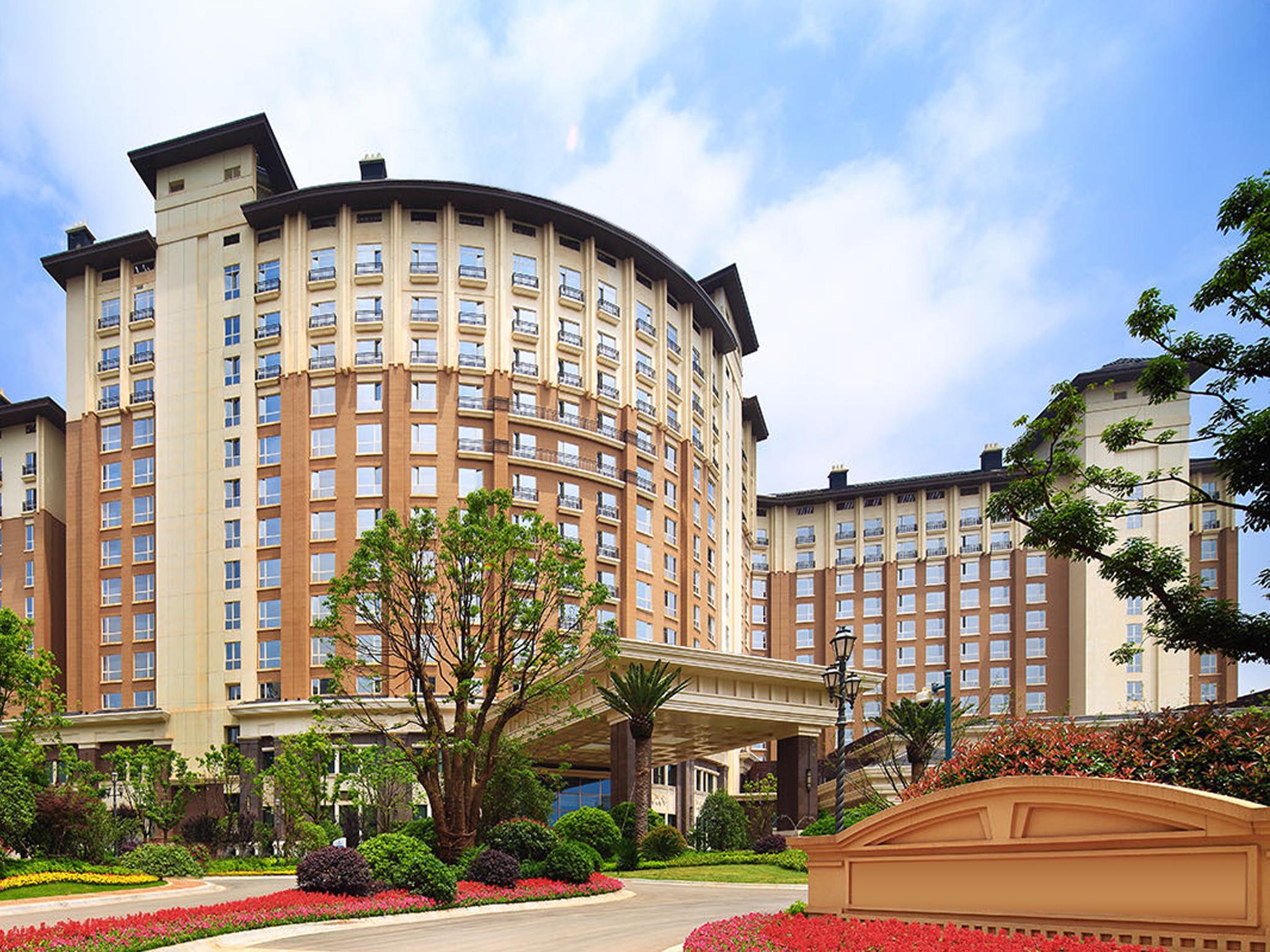 เลอแบนซาน โฮเทล ซันแอค นานชาง เลอแบนซาน โฮเทล ซันแอค นานชาง