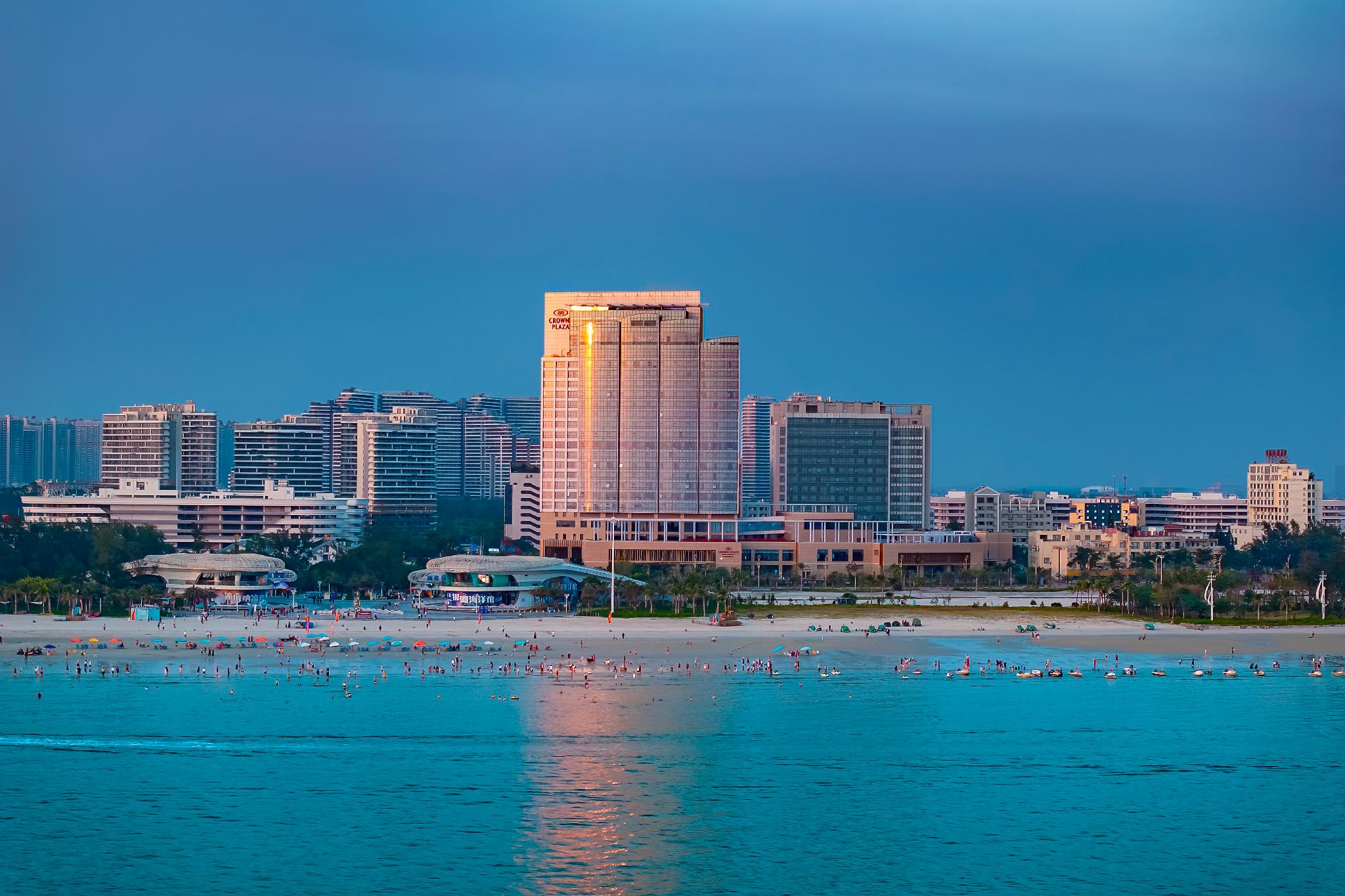 คราวน์ พลาซา เป่ยไห่ ซิลเวอร์ บีช