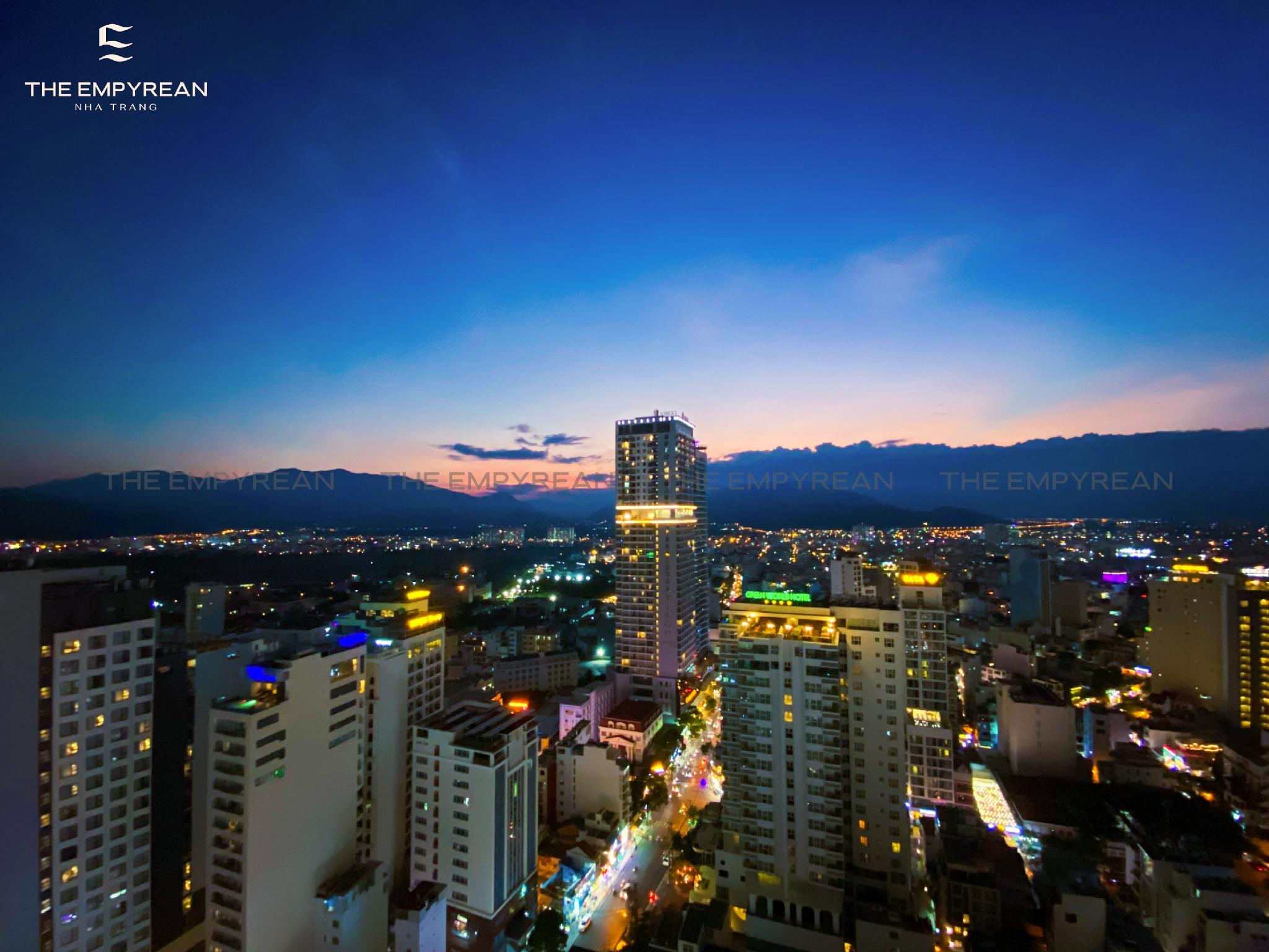 ดิ เอ็มไพเรียน ญาจาง