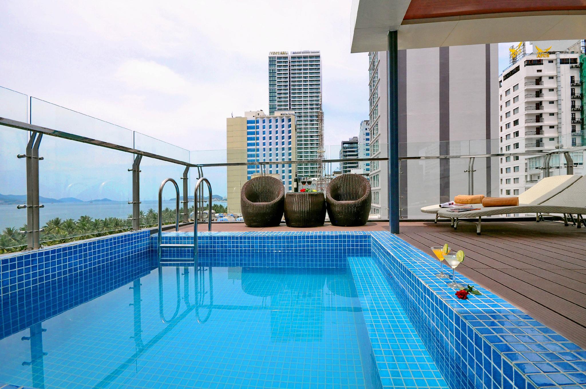 โรงแรมอะพอลโล ญาจาง