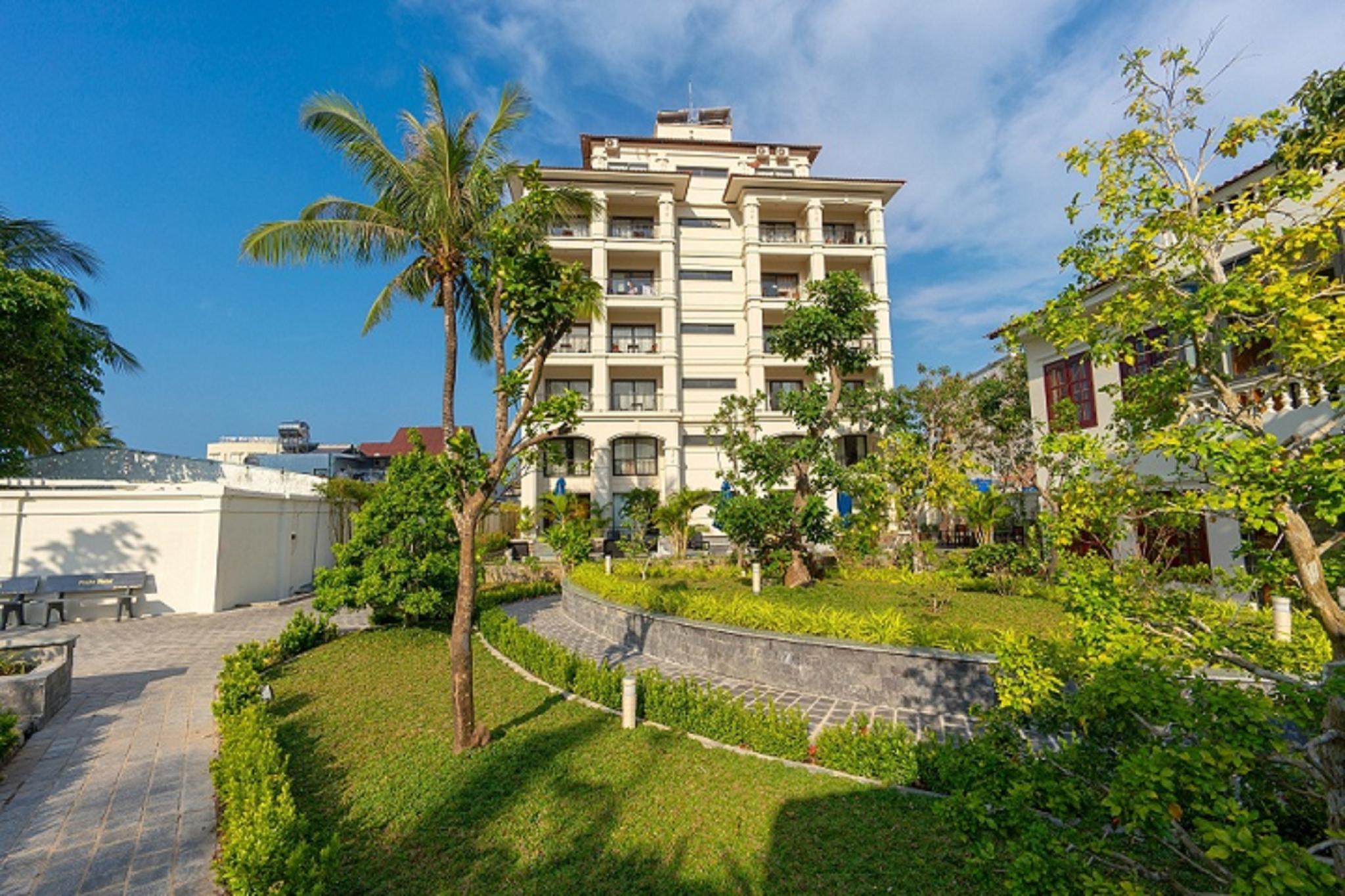 โรงแรมปราฮา