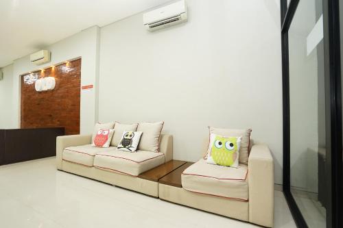 ซูเปอร์ โอโย แคปิตอล โอ 449 เดอะ คอลลินส์