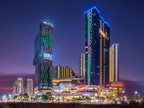 โฟร์ พอยต์ บาย เชอราตัน สุราบายา ปากูวอน อินดาห์