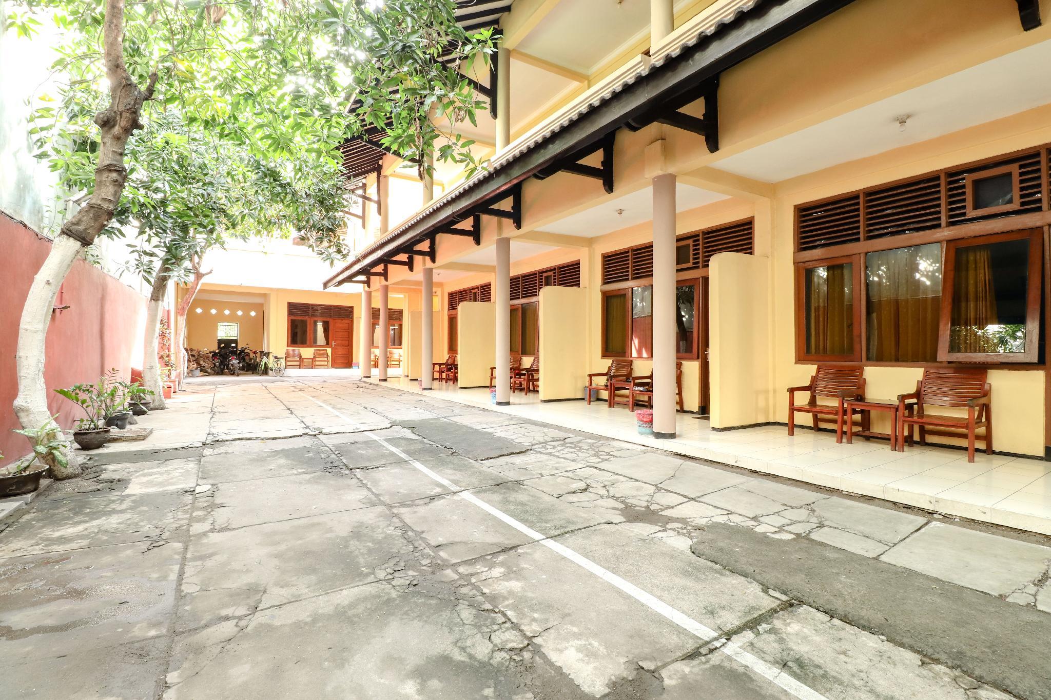 โรงแรม บุงูราซิห์ ชาเรียะฮ์