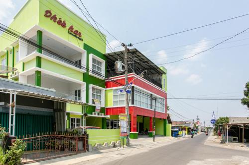 เรดดอร์ซ ใกล้มหาวิทยาลัยมูฮัมมาดิยะฮ์ ยกยาการ์ต้า