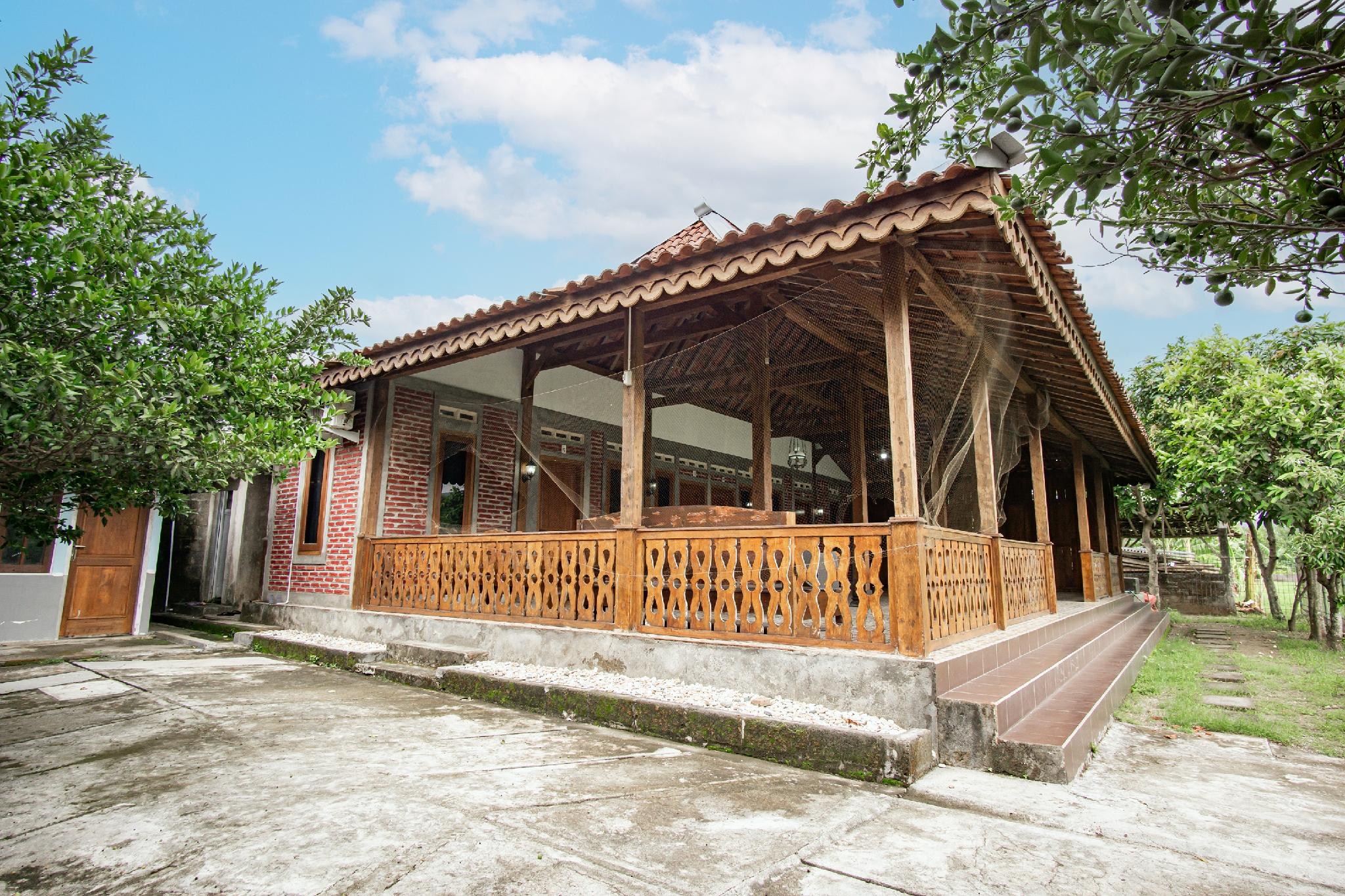 โจโกล นดาเล็ม ซาบีน ชาเรียะห์