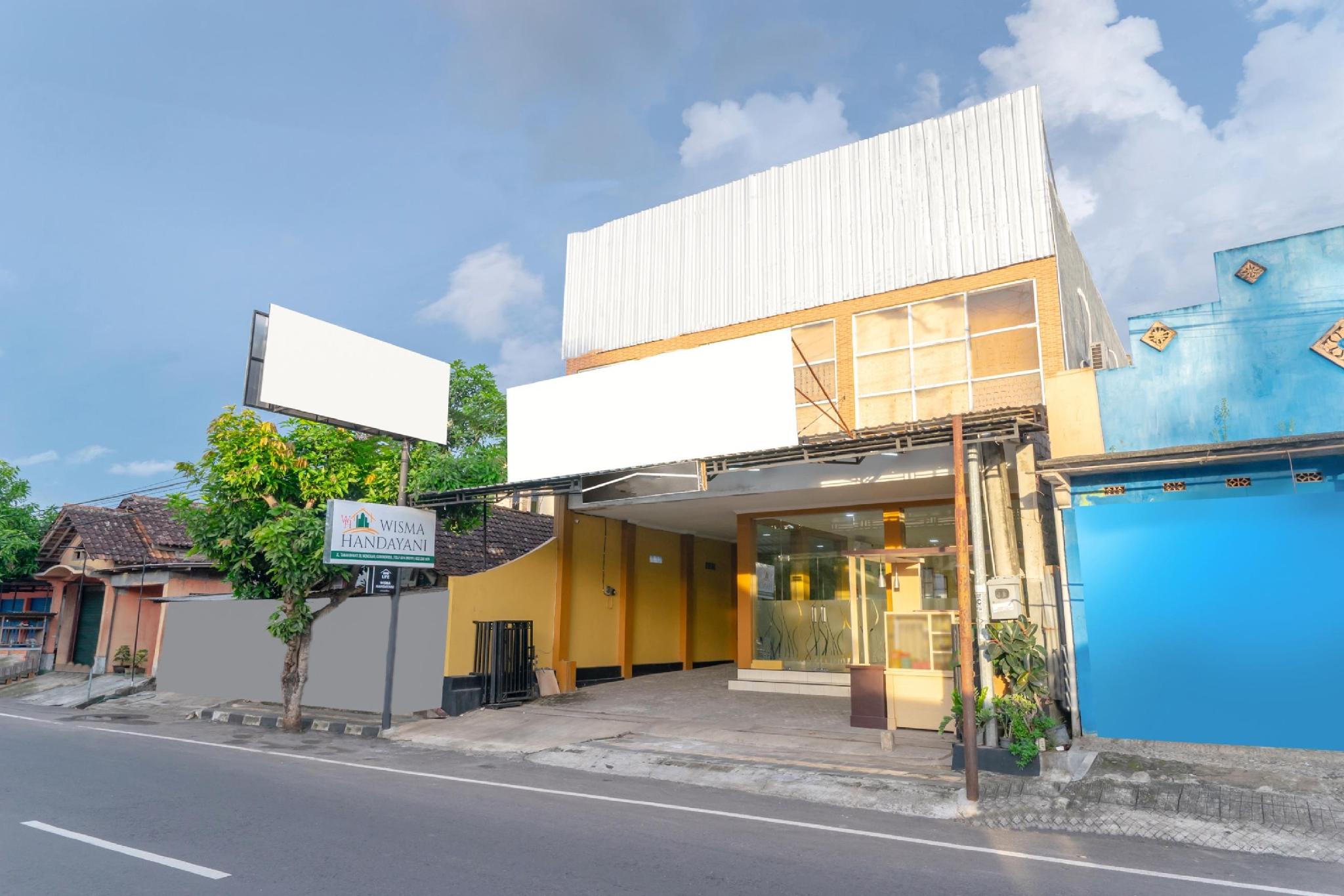 โอโย ไลฟ์ 3003 วิสมา ฮันดายานี ชาเรียะห์