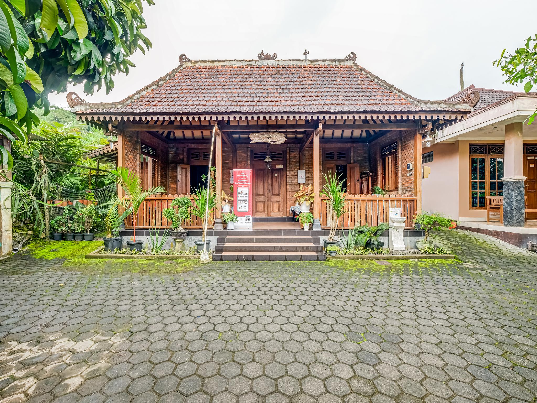 OYO Homes 90987 Desa Wisata Gabugan Syariah