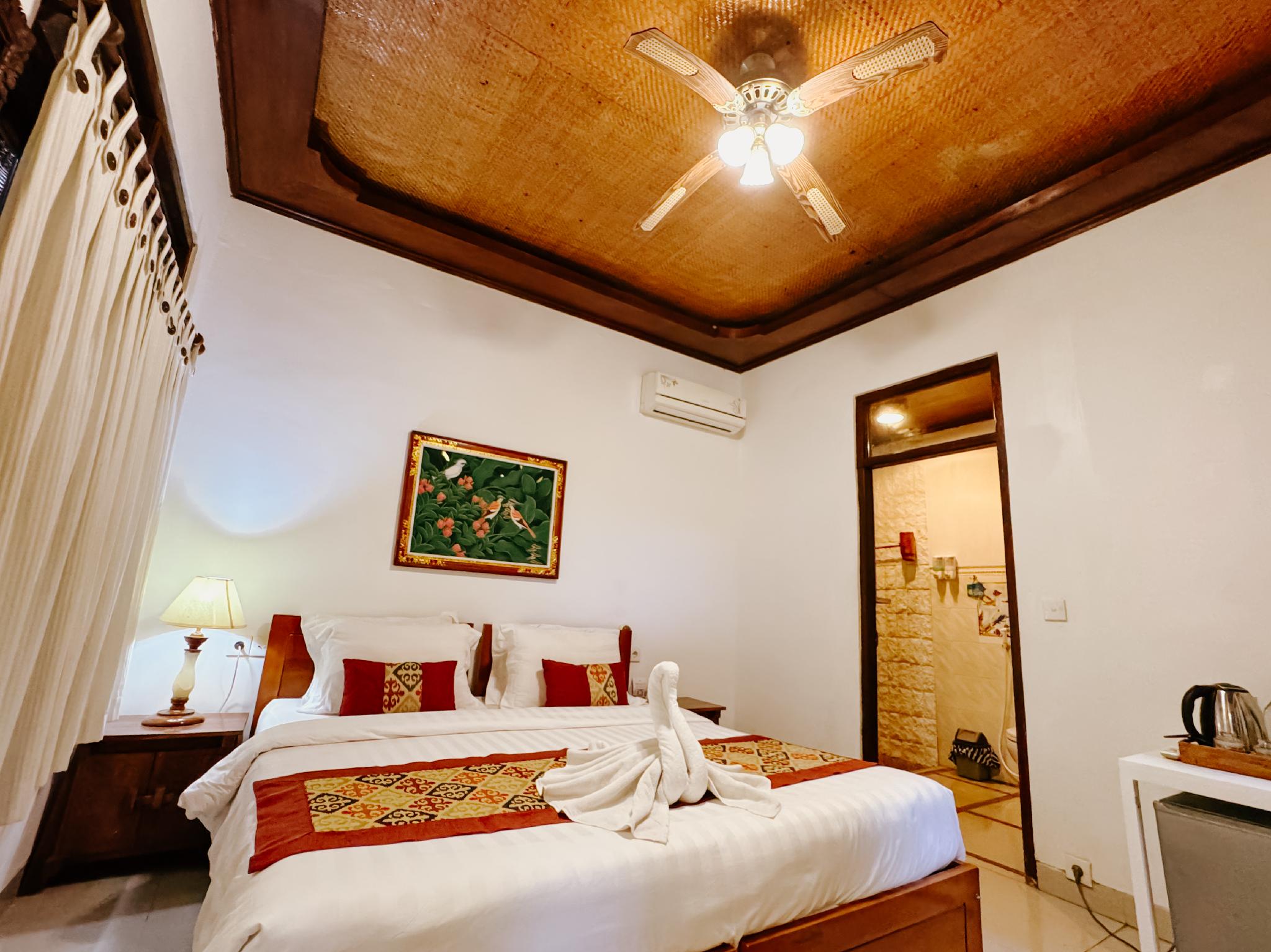 Amed Cafe & Hotel Kebun Wayan