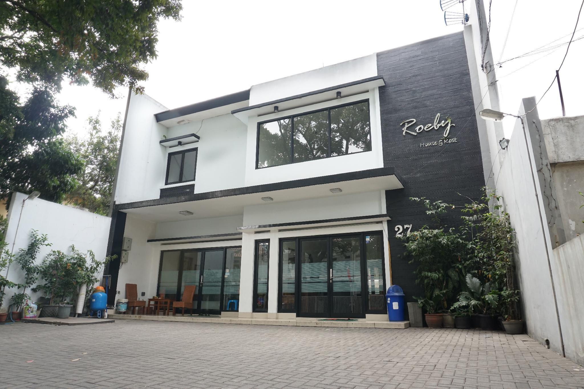 เรสซิเดนซ์ บาย เรดดอร์ซ ชาเรียะฮ์ แอท บูวะฮ์ บาตู