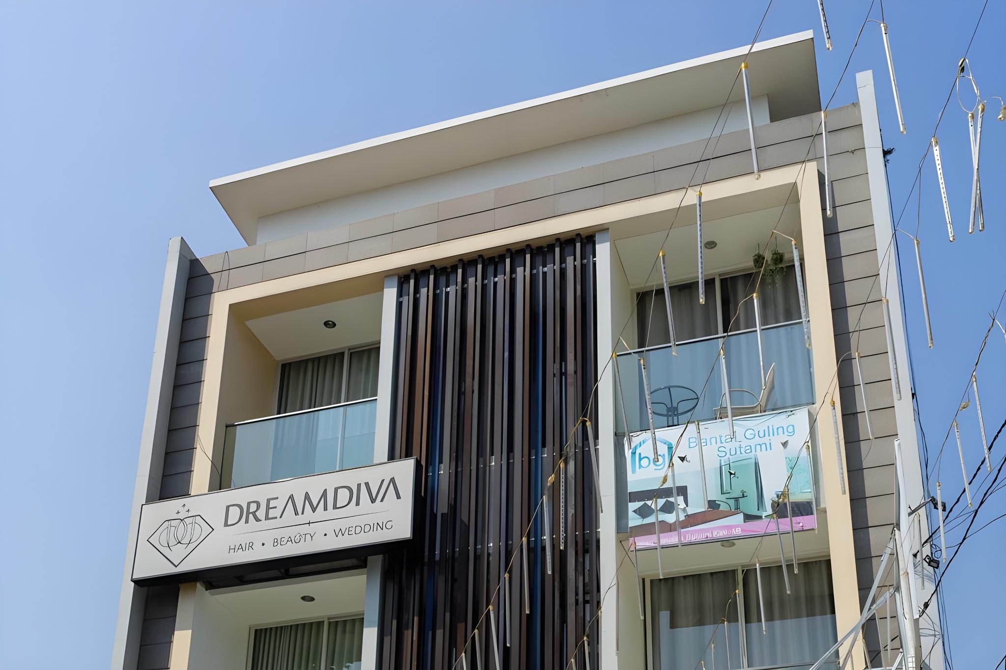 เรดดอร์ซ เนียร์ เซตราซารี มอลล์ 4 เรดดอร์ซ เนียร์ เซตราซารี มอลล์ 4