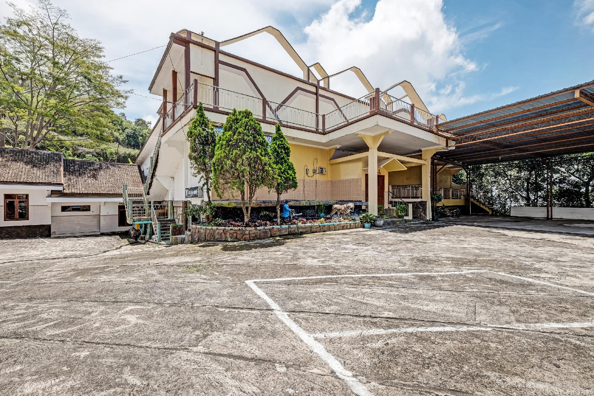 Collection O 91692 Hotel Citra Dewi 3 Hills