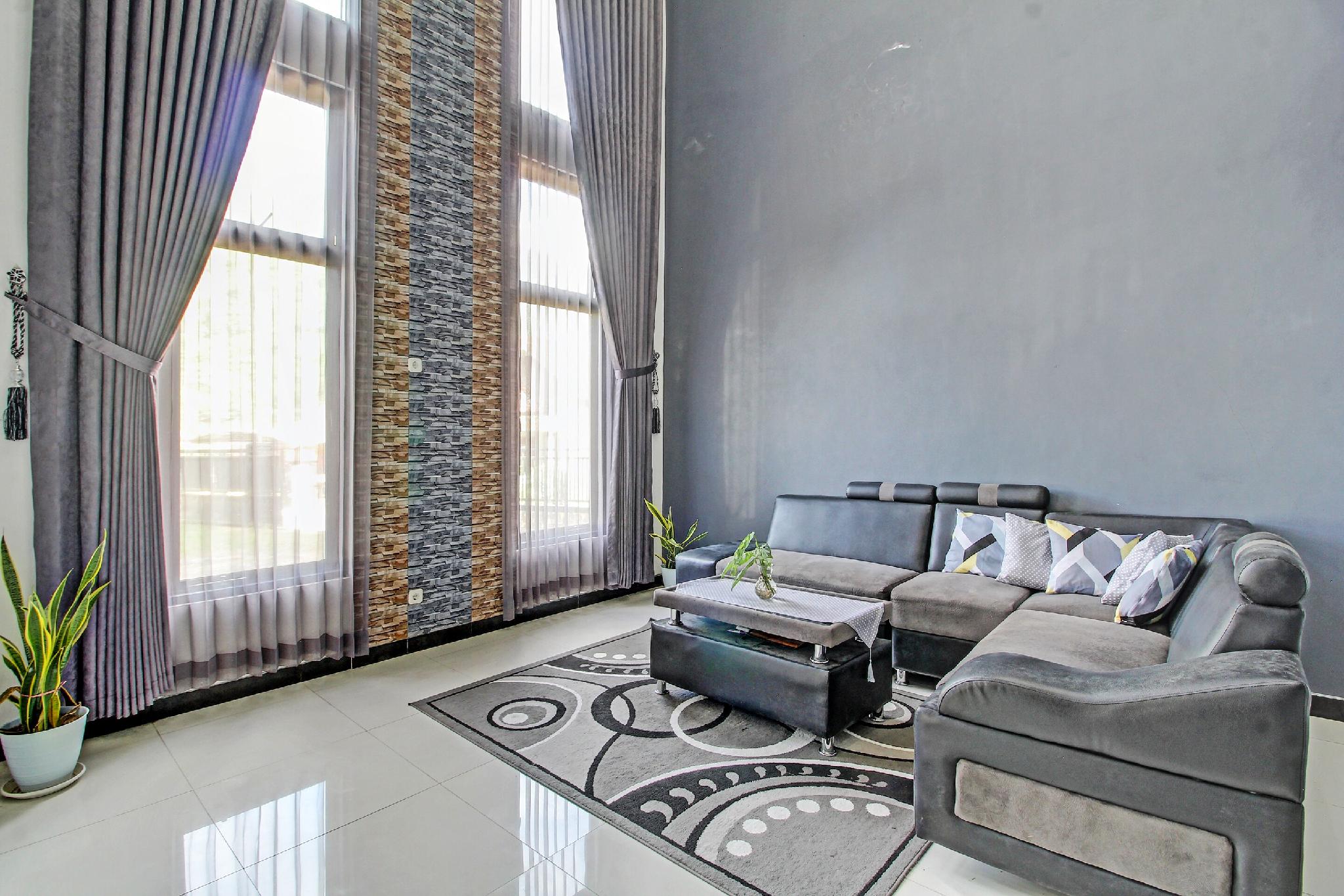 โอโย 91177 เดสา วีซาตา ดูเร็น ซารี โอโย 91177 เดสา วีซาตา ดูเร็น ซารี