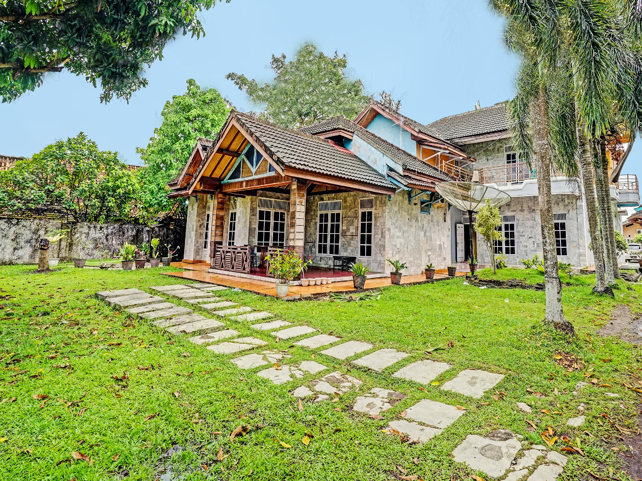 OYO 3205 Penginapan Mikial Ismi Kayuagung Syariah