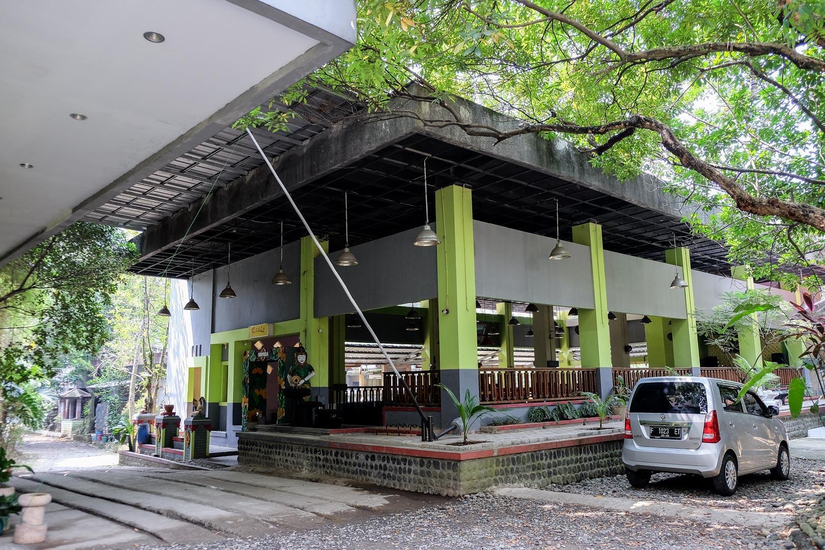 เร้ดดอร์ซ พลัส เนียร์ จาลัน บารู โบกอร์ เร้ดดอร์ซ พลัส เนียร์ จาลัน บารู โบกอร์