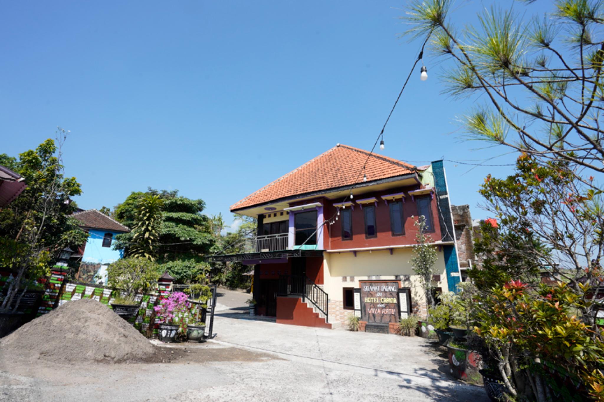 โอโย 927 คารินา โฮเต็ล