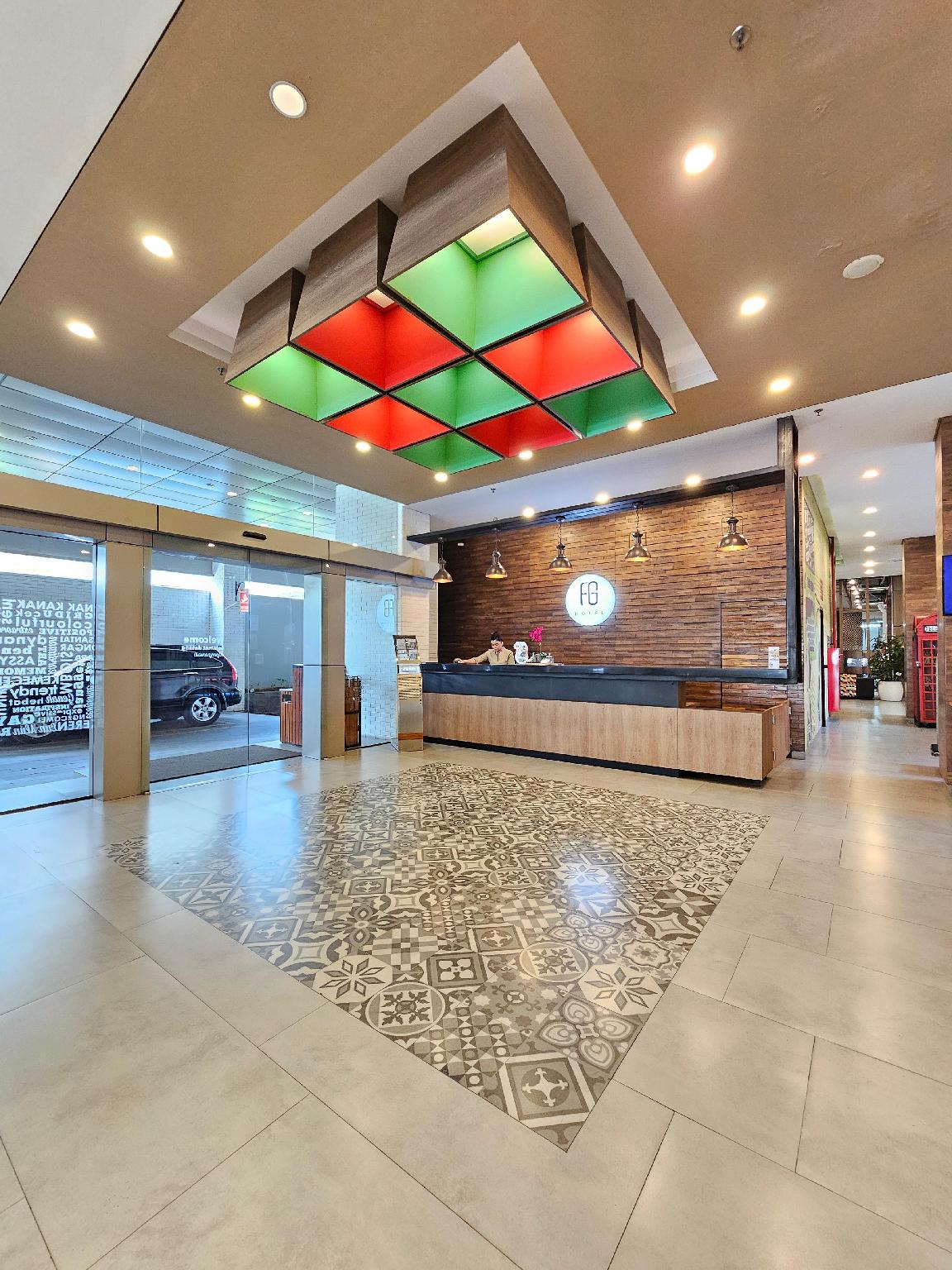 โรงแรมฟอร์ทูน่ากรันเด้ เจมเบอร์ (เดิมชื่อ โฮเทล ดาฟาม ฟอร์ทูนา แกรนด์)