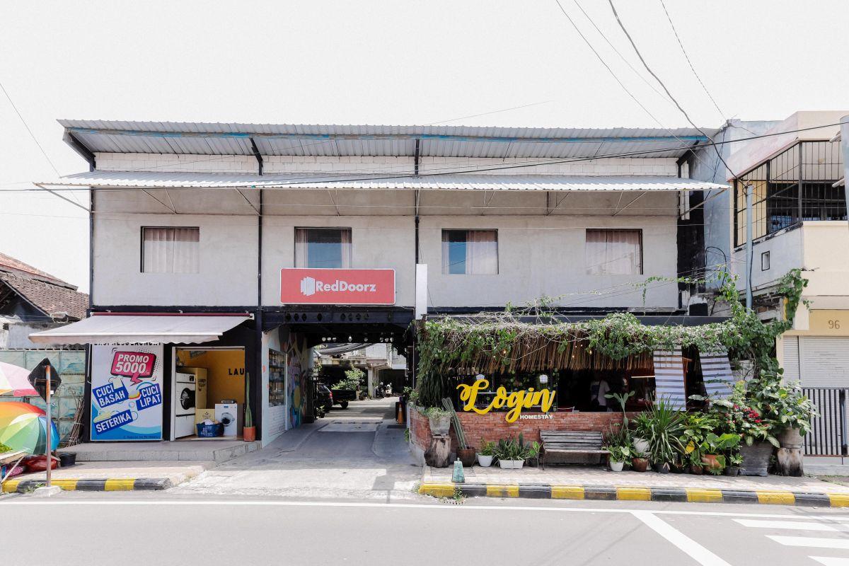 เรดดอร์ซ เนียร์ อะลุนอะลุนมาดิยุน