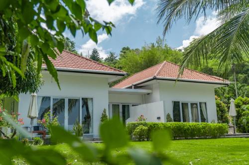 The Hawk's Nest Resort