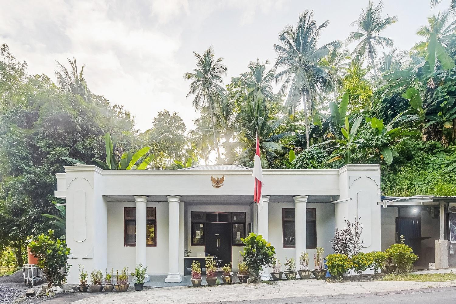 โอโย โฮมส์ 91118 โฮมสเตย์ เดสา วีซาตา บุโด เนียร์ เดสา วีซาตา บุโด โอโย โฮมส์ 91118 โฮมสเตย์ เดสา วีซาตา บุโด เนียร์ เดสา วีซาตา บุโด