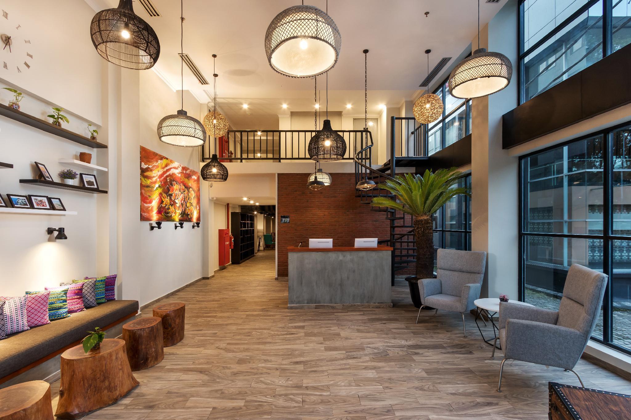 เอส ลอฟต์ มานาโด