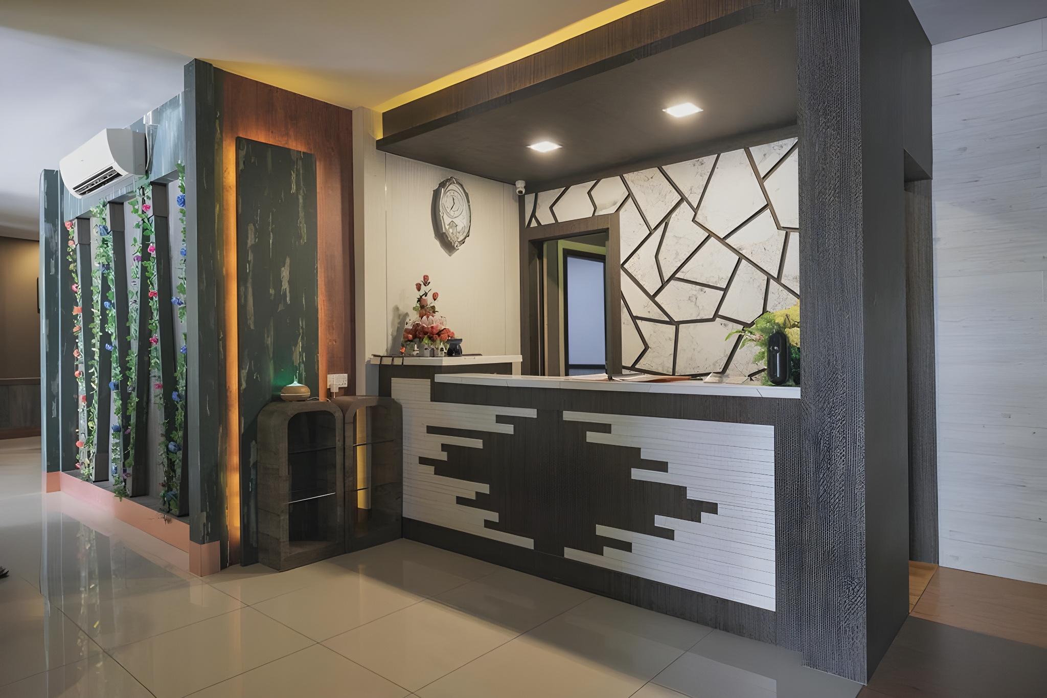 RedDoorz Plus near Pantai Coastarina 2 Batam