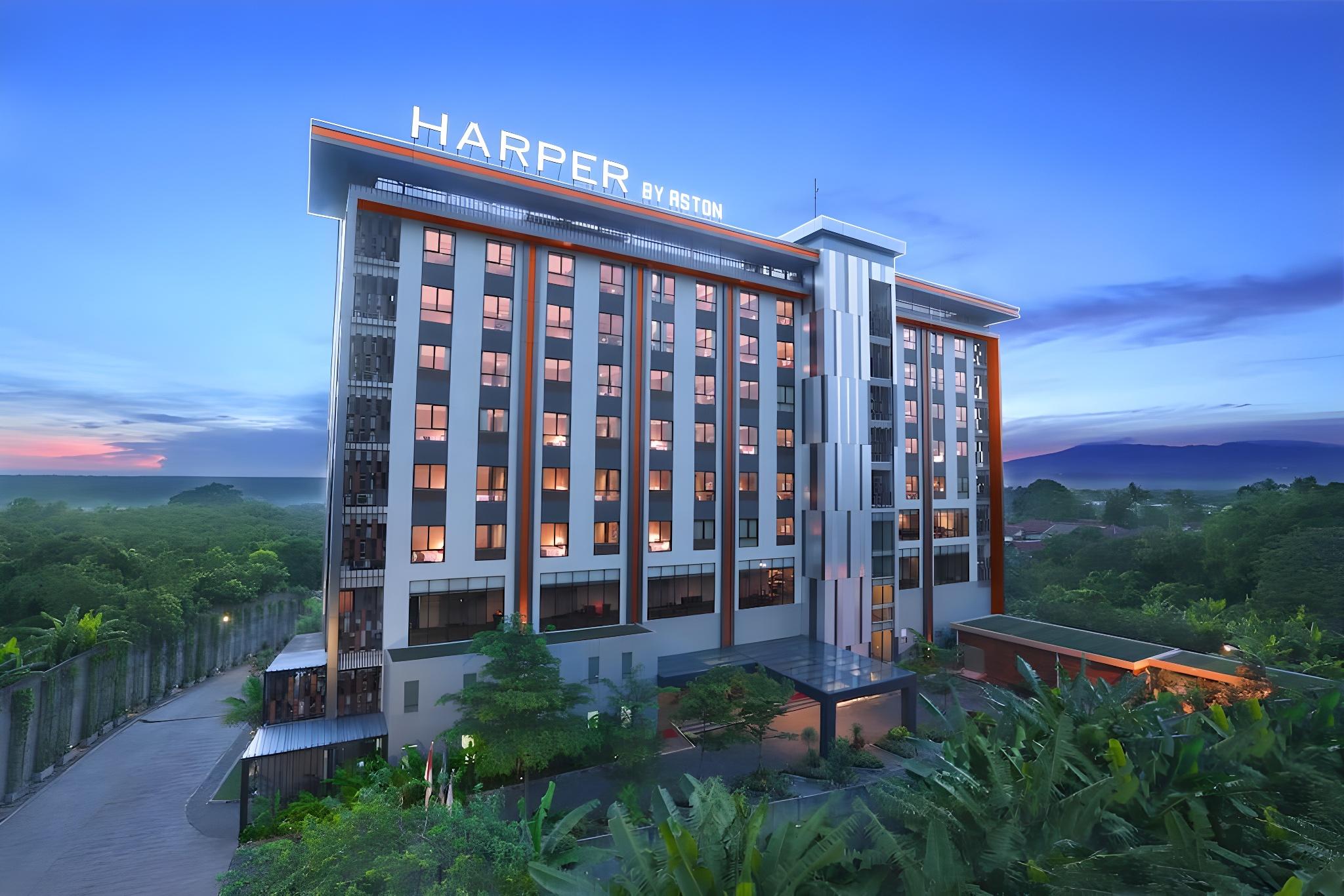 ฮาร์เปอร์ ปูรวาการ์ตา บาย แอสตัน ฮาร์เปอร์ ปูรวาการ์ตา บาย แอสตัน