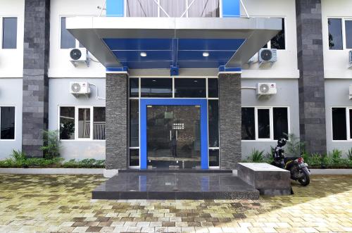 เรดดอร์ซ เนียร์ มิวเซียม เกราตอน สุราการ์ตา เรดดอร์ซ เนียร์ มิวเซียม เกราตอน สุราการ์ตา