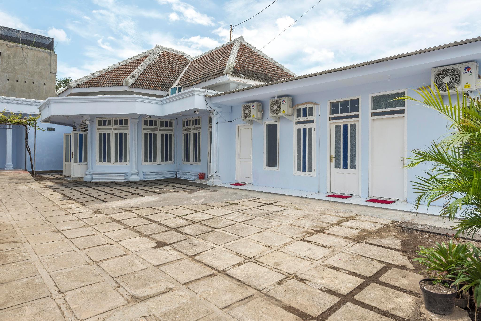 Reddoorz Syariah @ Bondowoso City Center Reddoorz Syariah @ Bondowoso City Center