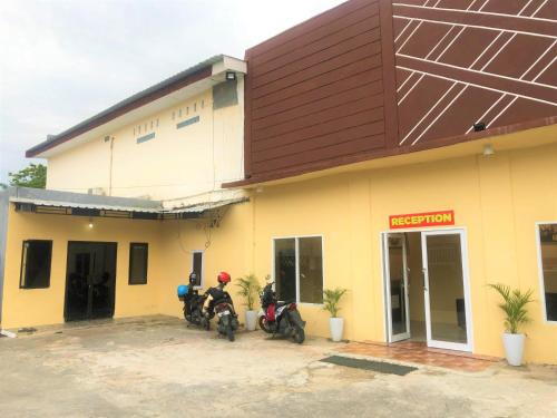 RedDoorz near Gedung Kesenian Palopo RedDoorz near Gedung Kesenian Palopo