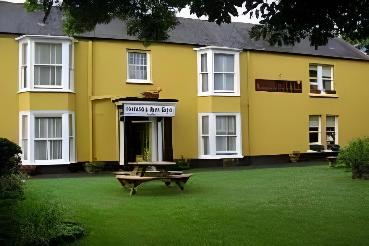 OYO Lamphey Hall Hotel