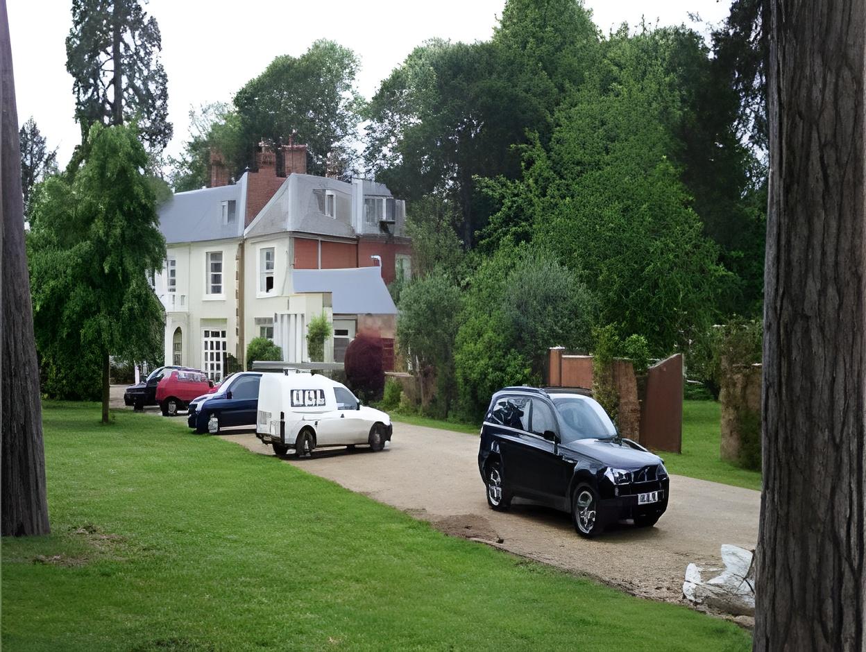 ซาติส เฮาส์