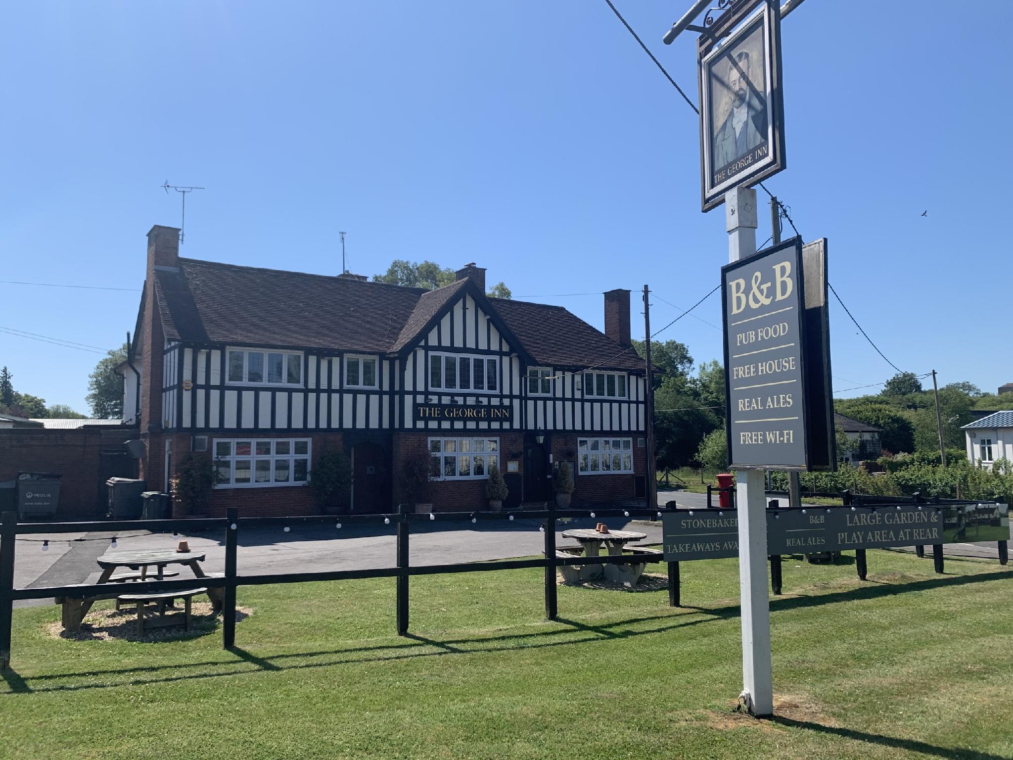 เดอะ จอร์จ อินน์ มิดเดิล วอลล็อป เดอะ จอร์จ อินน์ มิดเดิล วอลล็อป