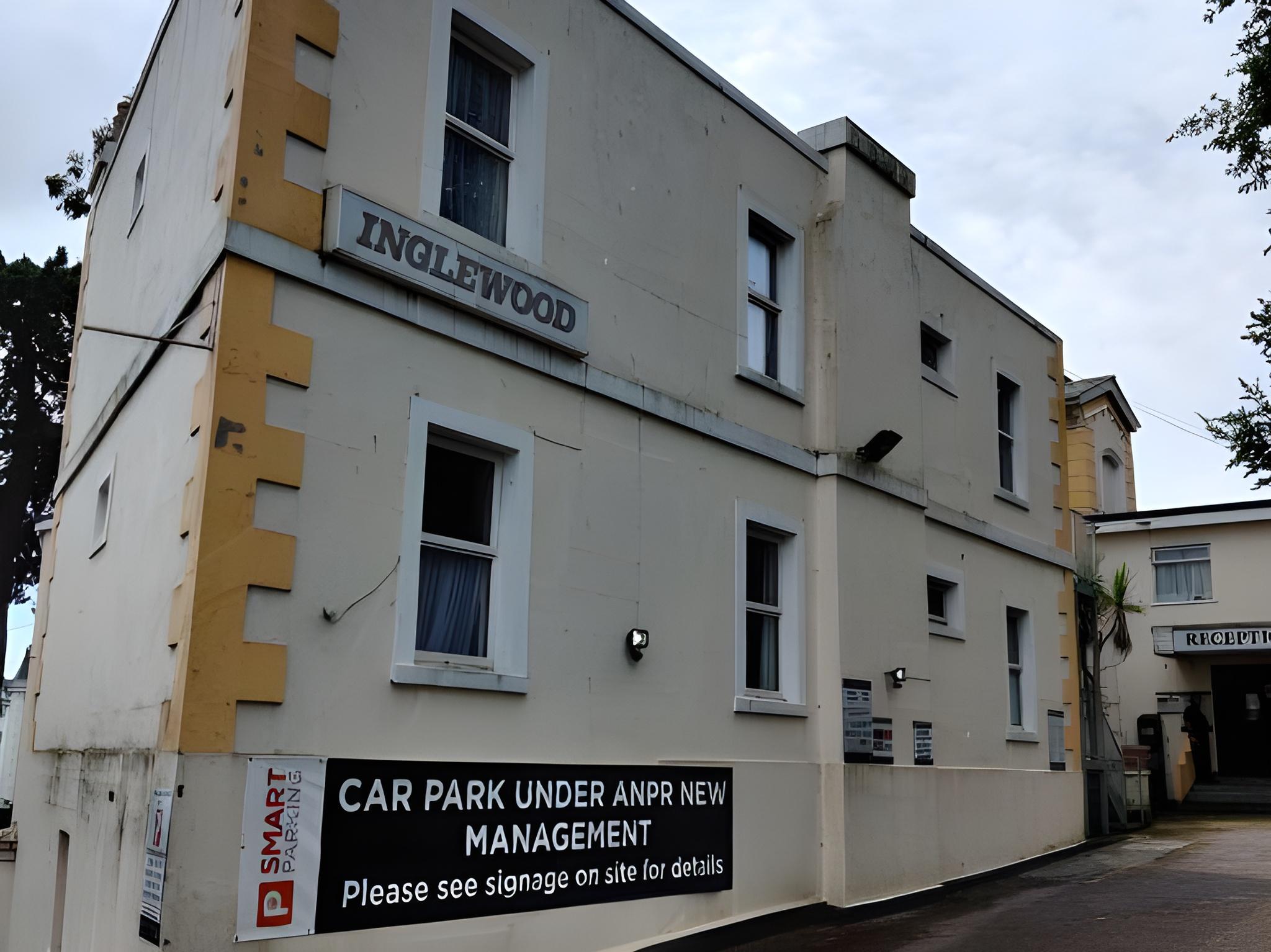 อิงเกิลวูด ปาล์ม โฮเทล, แอ็บบีย์ แซนด์ส, ทอร์คีย์