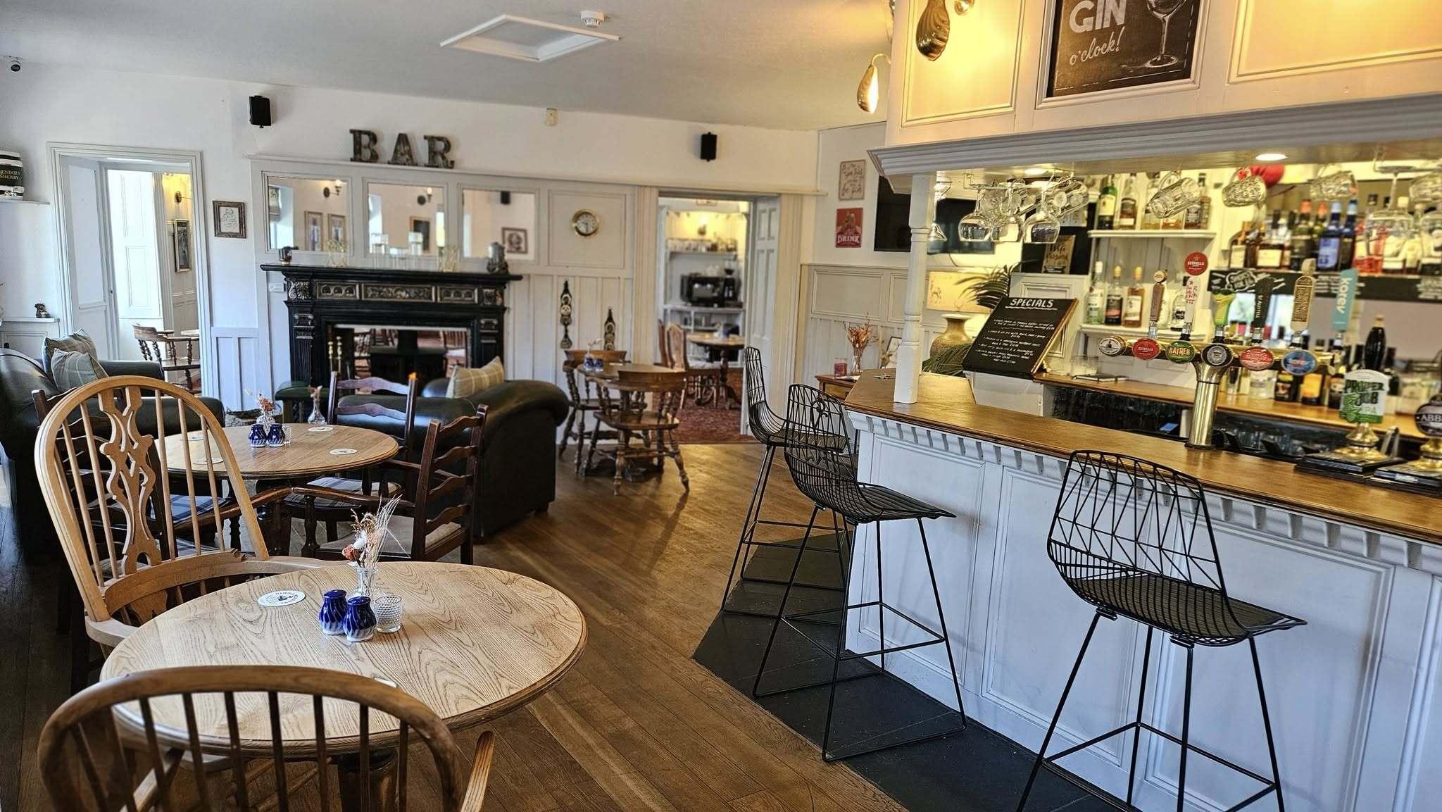 เดอะ แอบบีย์ อินน์ เดอะ แอบบีย์ อินน์