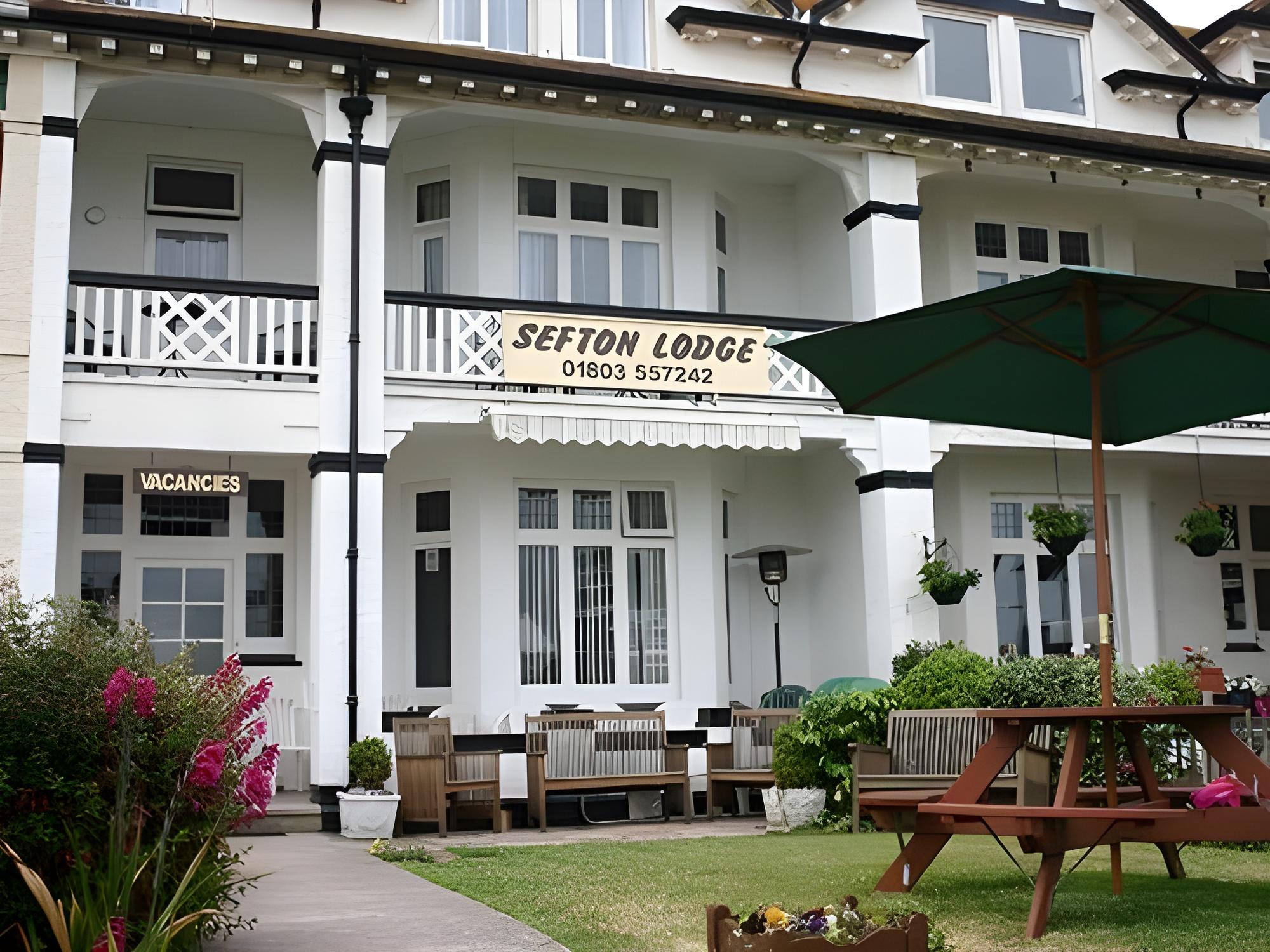 เซฟตัน ลอดจ์