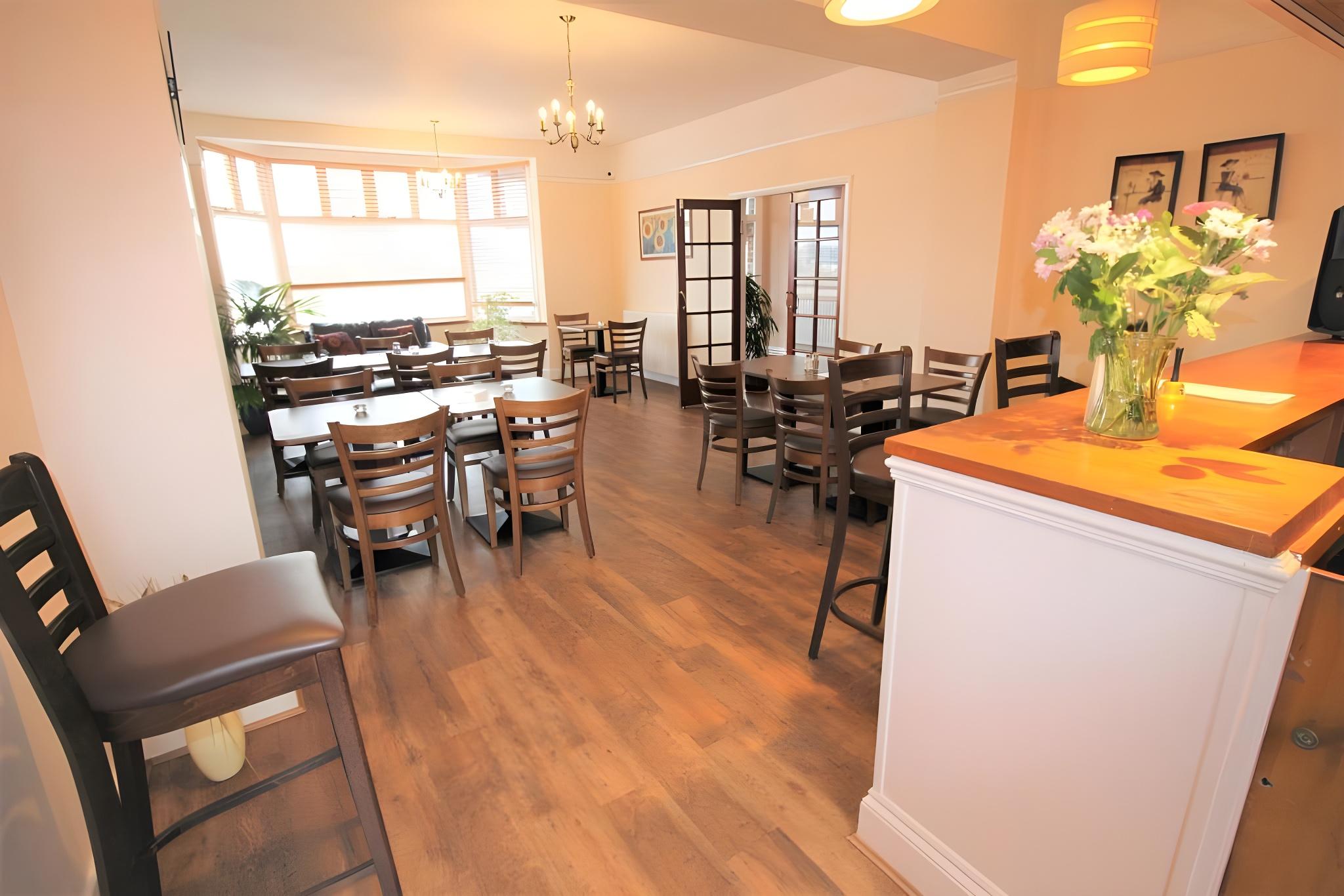 เดอะ แกรนด์ โฮเทล เดอะ แกรนด์ โฮเทล