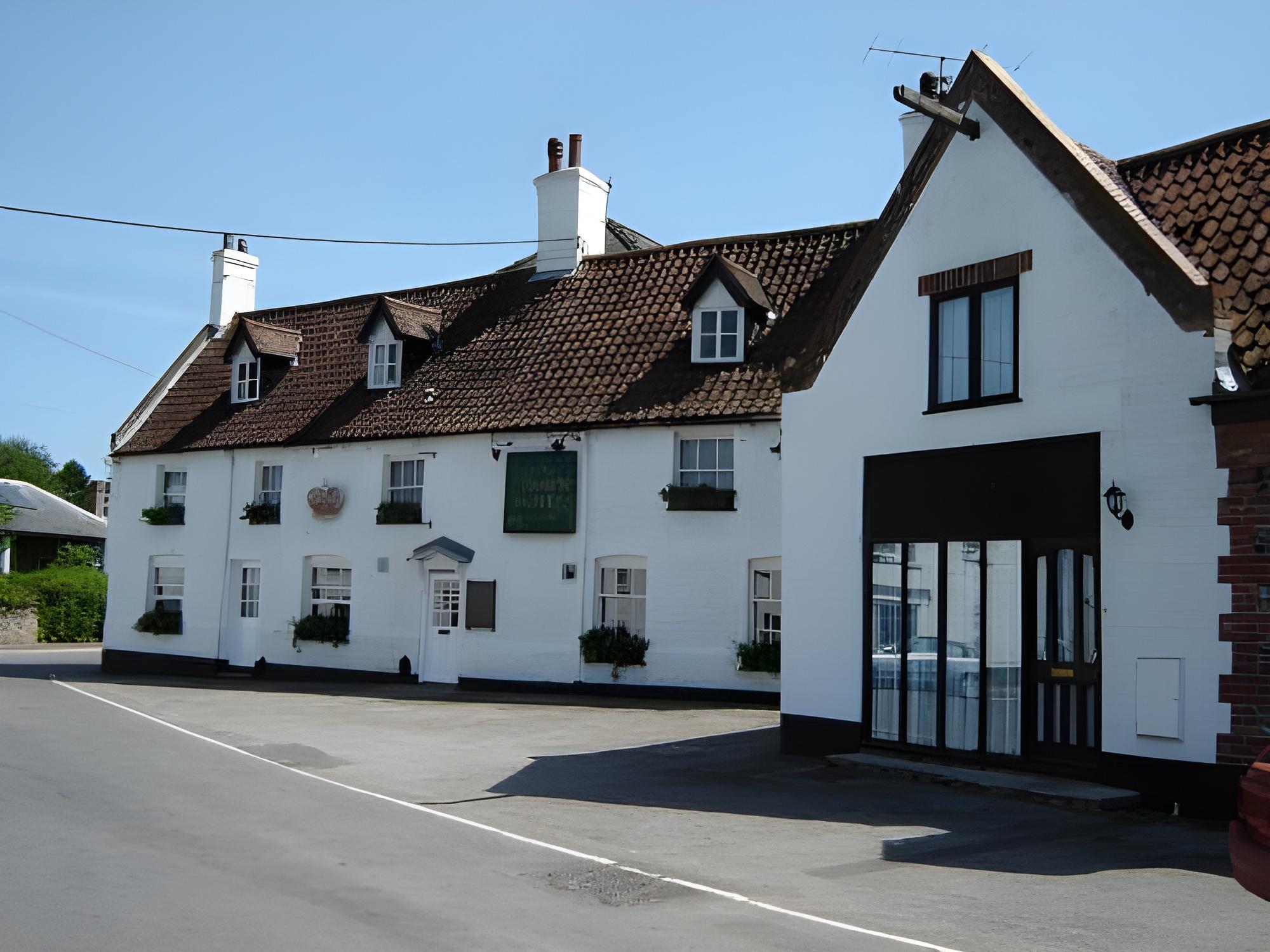 โรงแรมเดอะคราวน์