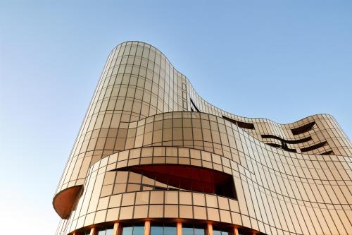 อีโอเอส บาย สกายซิตี้