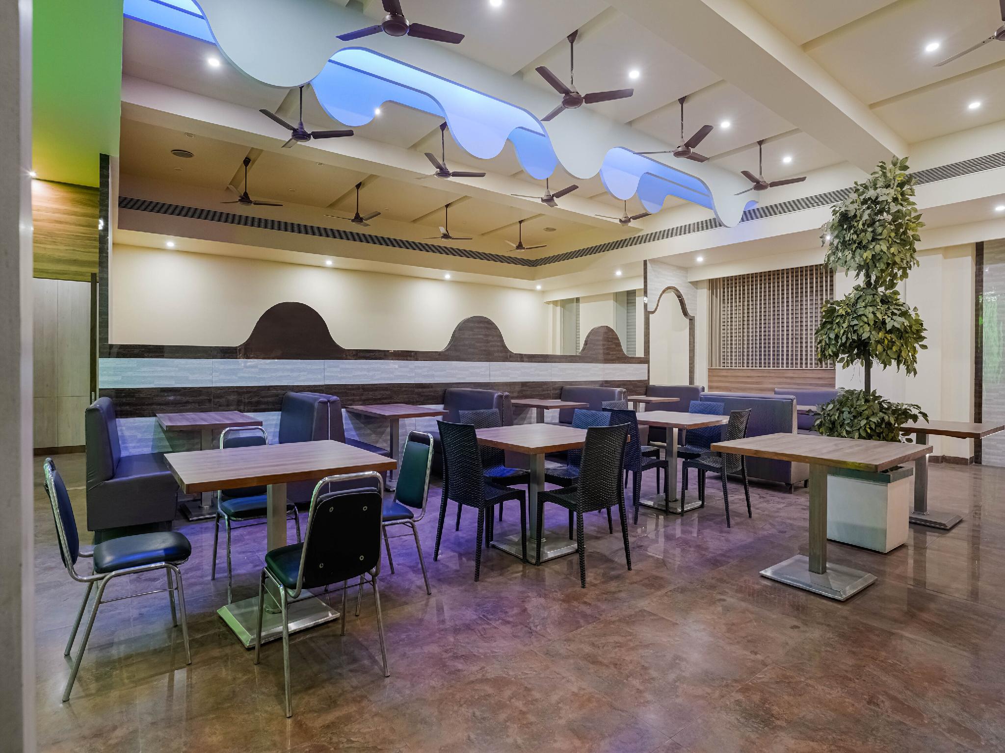 โฮเทล ไซออน พลัส โฮเทล ไซออน พลัส